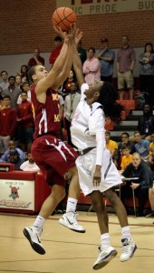 dt.common.streams.StreamServer