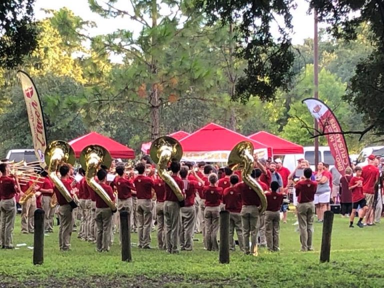 Student Council’s ‘Crimson Out’ Crusader Tailgate