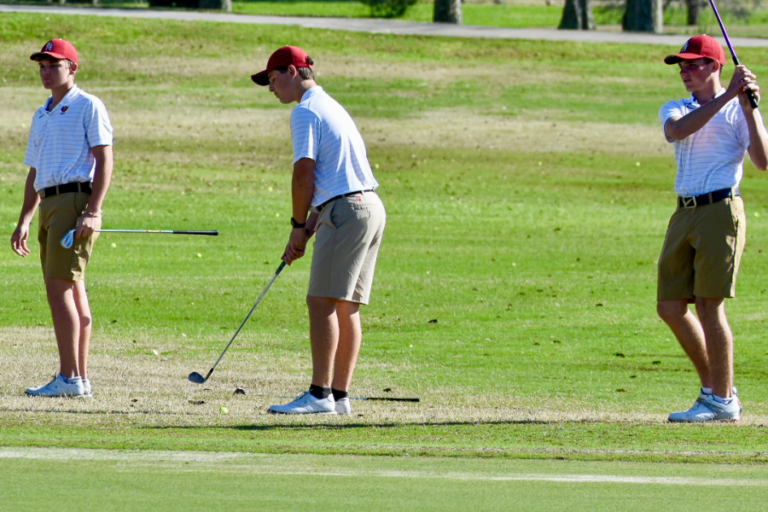 Brother Martin Golfers Head to the Golf “Green” on St. Patrick’s Day!