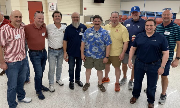 Alumni enjoy the 2025 Seafood Dinner!